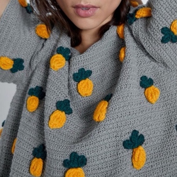NWT ZARA Hand-crafted 3D Pineapple Knit Cropped Sweater Top - Picture 3 of 12